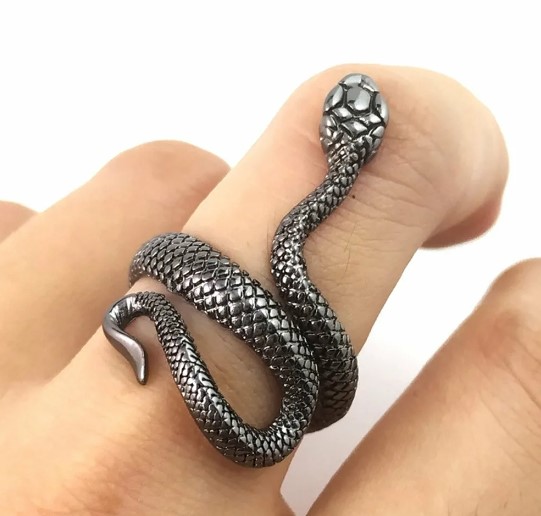 кольцо в виде змеи